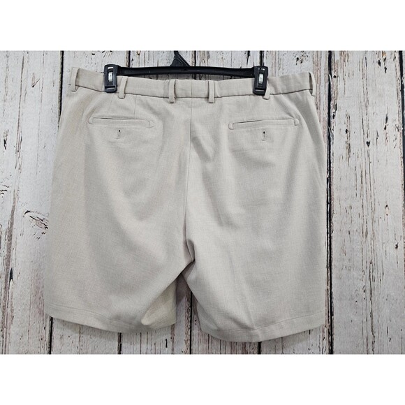 GC Men's 40 Peter Millar Wrightsville Performance Short 9" Shorts Tan Khaki EUC - Picture 3 of 8